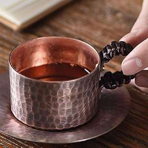 Tasse à thé en cuivre martelé de style japonais avec poignée en corde tressée, vaisselle artisanale faite à la main pour la cérémonie du thé en plein air - Product Image 4