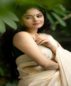 Light Green Silk Saree Traditional Indian Wedding Dress Banarasi Style Draped With Border Pattern <b>Floor</b>-Length Regular Fit - Product Image 2