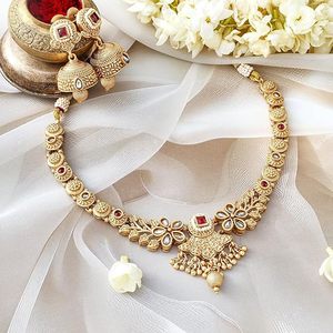 Conjunto de Collar, Pendientes y Tocado de Cristal con Patrón Floral Religioso Bañado en Oro de 24K, Joyería de Aleación Vintage para Boda para Mujer - Product Image 1