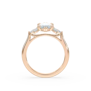 Anillo de compromiso con diamantes marquesa y piedras múltiples, con diamantes marquesa laterales y diamantes redondos, elaborado en oro rosa, oro blanco y oro amarillo. - Product Image 2