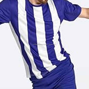 Vente en gros 100% kits de maillots de football en polyester sublimation uniformes de football respirants personnalisés pour hommes ensemble avec logo - Product Image 6