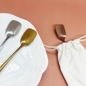 Lot de 4 couverts dorés en acier inoxydable pour restaurant (cuillères, fourchettes et couteaux) – Idéal pour les mariages - Product Image 5
