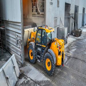 Manipulador Telescópico JCB de Calidad Premium 560 80, Altura de Elevación de 8.1 m, Capacidad de Carga de 2500 kg, Potente Motor Diésel - Product Image 5