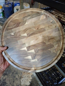 เขียงไม้บลูโลตัสแบล็ควอลนัทรูปทรงสี่เหลี่ยมผืนผ้า น้ำหนักเบา เป็นมิตรกับสิ่งแวดล้อม พร้อมหูจับ ใช้กับเครื่องล้างจานได้ - Product Image 4