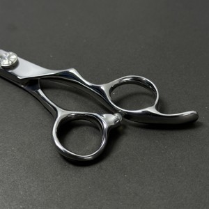 Ciseaux de coiffure professionnels ergonomiques en acier inoxydable à haute teneur en carbone, lame tranchante, pour droitiers, manche moyen, ciseaux de salon - Product Image 4