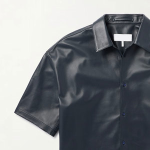 เสื้อเชิ้ตหนังสีดำคุณภาพสูง ปี 2026 ระบายอากาศได้ดี ออกแบบตามสั่ง แบรนด์ส่วนตัวสำหรับผู้ชาย บริการ OEM - Product Image 4
