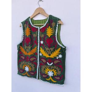 Chaleco de Algodón Bordado Suzani Hecho a Mano, Estilo Vintage, Tradicional Indio, Ecológico, Transpirable, Regalo para Ella - Product Image 4