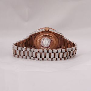 Splendide Montre Diamantée de Luxe pour Homme, 28mm, Analogique à Quartz, Bracelet Argenté Moissanite, Verre Saphir, Mouvement ETA, Étanche 10m - Product Image 4