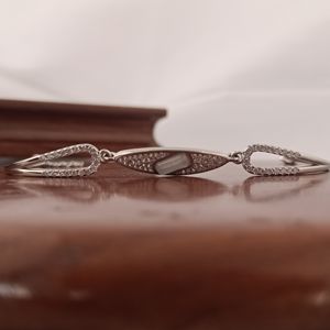 Bracelet en argent sterling 925 avec nacre et zirconiums cubiques, finition rhodiée, élégant style jonc à maillons, bijoux raffinés pour femme - Product Image 4