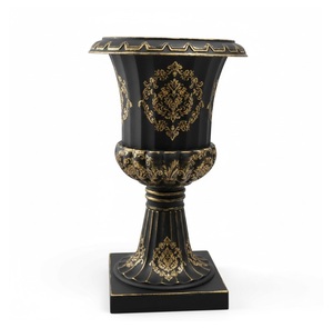Pot de fleurs classique en métal noir avec design côtelé et doubles poignées pour usage extérieur, urnes de jardin faites à la main - Product Image 6