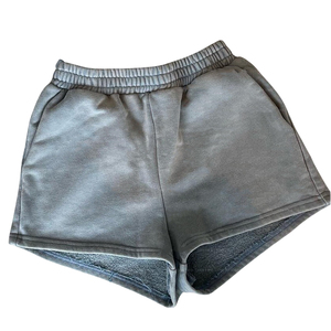 กางเกงขาสั้นเอวสูงทรงฮิตขายส่งสำหรับฤดูร้อน หลายสี ล้างสีแบบแอซิดวอช สำหรับผู้หญิง - Product Image 6