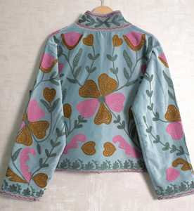 Chaqueta de Terciopelo con Bordado Suzani, Elegante y Única, Estilo Boho, Abrigo Floral Hecho a Mano para Mujer, Regalo Festivo Perfecto - Product Image 3