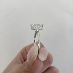 Bague solitaire classique en diamant de laboratoire taille émeraude 3,17 ct, or blanc 18 carats, bague de mariage minimaliste, bijoux fins, fabricant direct - Product Image 4