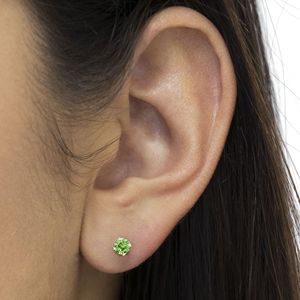 Orecchini a Perno Classici a 4 Punte in Argento Sterling 925 con Moissanite Taglio Brillante Rotondo da 0,15 Carati (0,15 Cttw) - Product Image 4