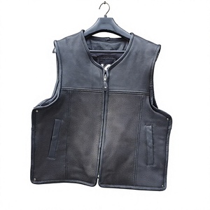 Gilet de motard en cuir noir pour homme – Coupe ajustable, résistant au vent, design texturé robuste, prêt pour les patchs – Idéal pour l'hiver - Product Image 3