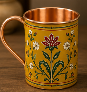 Mug à cocktail Moscow Mule en cuivre doré, décoré d'un motif indigo bleu luxueux, avec un motif imprimé de qualité supérieure, finition émail bleu indigo brillant. - Product Image 2