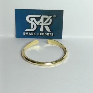 Brazalete Abierto de Cobre Forjado a Mano, Ajustable, Minimalista, Artesanal, Martillado, Kada, Unisex, Hecho a Mano, Tradicional - Product Image 1