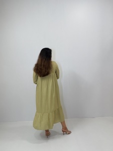 เสื้อคลุมยาวปักลายสีเขียว คอวี แขนสามส่วน ทรงปกติ ผ้าออร์แกนซ่าฝ้ายทอเนื้อดี ระบายอากาศได้ดี เหมาะสำหรับฤดูร้อน - Product Image 3