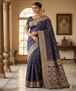 Sari de Seda Banarasi Azul con Bordado Zari, Tradicional, Étnico, Corte Regular, para Bodas y Fiestas, Largo hasta el Suelo, Alta Calidad 85282 SHUBH- - Product Image 1