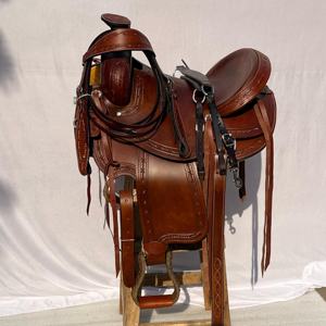 Ensemble de selle en cuir western en bois de qualité supérieure |   Kit d'attelage pour l'équitation en acier inoxydable, gravé à la main, avec motifs Barrel Racing et ensemble de tack offert - Product Image 2
