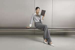 Camisa al por mayor con cuello vuelto (cuello de punta) elegante/estilo oficina/minimalista coreano CLARE Camisa clásica a rayas KA63 - Product Image 3