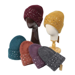 Gorro de Invierno para Mujer, Color Blanco y Rosa, Cálido, Grueso, de Lana, con Lentejuelas, Tejido de Punto Acanalado - Product Image 1