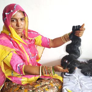 Extensiones de Cabello Humano Indio 100% Virgen Natural, Ondulado, Sin Procesar, Cutícula Alineada, Color Negro, de Fabricante - Product Image 2