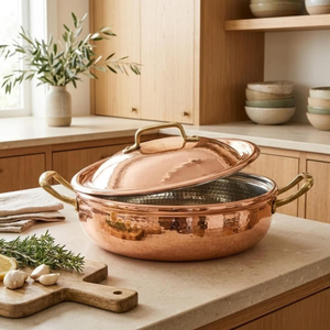 Nouvelle cocotte en cuivre moderne, personnalisée, en cuivre pur, faite à la main, avec couvercle, compatible lave-vaisselle, compatible four, compatible induction - Product Image 1