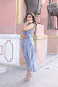 Robe de mariée à imprimé floral en coton indien fait à la main, tenue de fête courte et élégante, cadeau de mode pour femme personnalisé pour l'été - Product Image 5