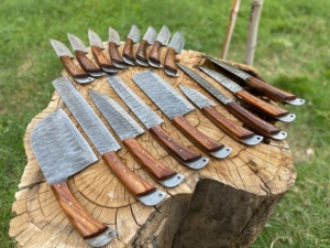 Ensemble de 17 couteaux de cuisine en acier Damas avec manches en bois ambidextres, comprenant des couteaux à steak et à découper, durables et tranchants - Product Image 5
