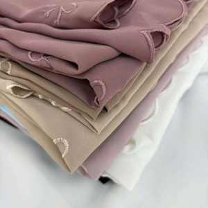 Tudung Musulmán de Alta Calidad, Chifón Sólido con Perlas y Diamantes Cuadrados, Pañuelo Largo Bordado y Transpirable para Mujer, Ideal para Verano - Product Image 6