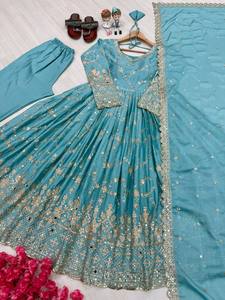Conjunto de Vestido Anarkali Elegante de Seda Chinnon Pesada Reglance PD1097 con Espejo y Lentejuelas de 5mm, Patrón Floral, Largo hasta la Rodilla, Traje de Invierno - Product Image 4