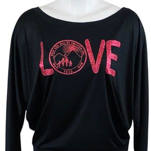 Women's Black <b>Long</b> <b>Sleeve</b> Crew Neck <b>Top</b> with <b>Pink</b> LOVE Emblem Graphic Stylish Casual Fashion Shirt Trendy Everyday Wear Gift - Product Image 1