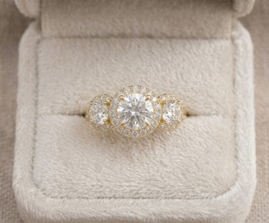 Bague de fiançailles et de mariage de luxe à trois pierres en diamant rond cultivé en laboratoire certifié IGI 1CT, or massif 14K, bijoux fins personnalisés pour mariée - Product Image 6