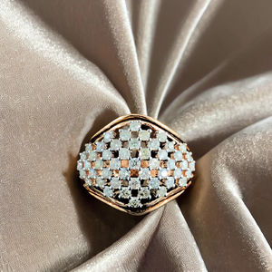 Anillo de Diamantes Radiance Tejido de Lujo, Unisex, Banda de Diseño Intrincado en Oro Rosa con Diamantes de Corte Brillante Natural para Bodas y Fiestas - Product Image 2