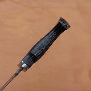 Cuchillo de Caza Hecho a Mano de Acero de Damasco con Mango de Madera Pukka y Funda de Cuero Fino, Cuchillo Vikingo, Cuchillo para Exteriores - Product Image 5