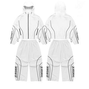 Conjunto Deportivo de Invierno para Hombre, Chaqueta Cortavientos de Satén, Pantalones Deportivos, Sudadera con Cierre, Poliéster, Dos Piezas, Estilo Urbano a Cuadros - Product Image 1