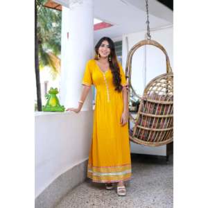 เดรสทรงเอไลน์สีเหลืองสดใส แต่งลายกอต้า คอวี ตัดสี ผ้าฝ้าย/ใยไผ่ ช่วงเอวทรงธรรมชาติ - Product Image 6