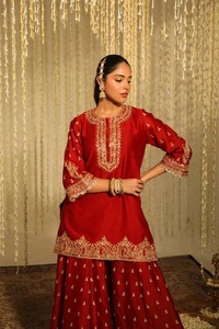NOUVEAU SALWAR KAMEEZ DE CRÉATION POUR FEMMES, VÊTEMENT DE SOIRÉE AVEC DUPPATA FANCY, BRODERIE RICHE EN SOIE CHINON, STYLE MODERNE, TOUTES SAISONS - Product Image 4