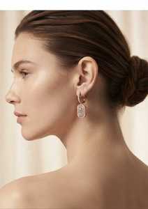 Boucles d'oreilles pendantes tendance en or rose plaqué avec diamants de laboratoire et halo taille baguette, idéales pour un cadeau de mariage pour femme - Product Image 4
