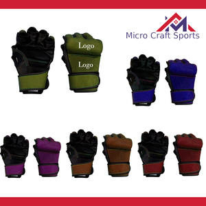 Gants de boxe et de MMA professionnels en cuir PU avec logo personnalisé, fermeture réglable, antidérapants, sangle de poignet ajustable, fabriqués au Pakistan - Product Image 2