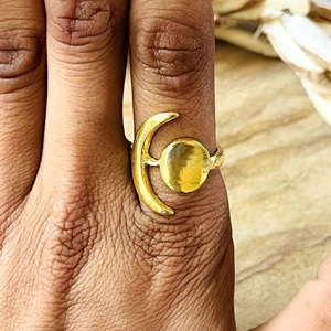 Nuevo Anillo Boho Celestial Minimalista de Latón para Mujer, Anillo de Luna Creciente Chapado en Oro de 18k para Venta al por Mayor/OEM/ODM - Product Image 6