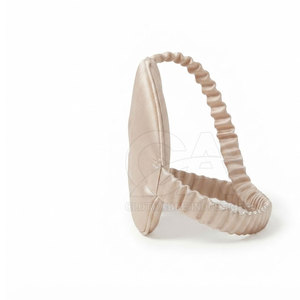 Masque de sommeil en soie biologique premium, patch doux pour les yeux, avec sangle réglable, occultant la lumière, accessoire de voyage et de repos personnalisable - Product Image 2