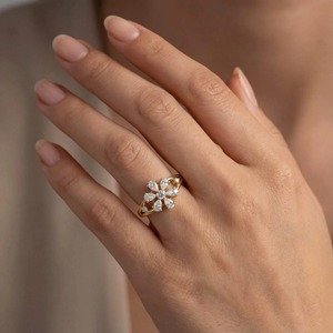 Anillo de Compromiso de Oro de 14K con Diamante Cultivado en Laboratorio de 1 Quilate, Corte Pera, Diseño de Racimo de Flores, Engaste de Puntas, Joyería Fina de Lujo para Bodas y Fiestas - Product Image 5