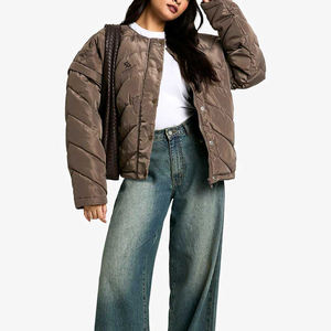 Chaleco Acolchado de Moda para Mujer con Logotipo Personalizado OEM, Chaqueta sin Mangas, Abrigo de Invierno Cálido y Holgado con Cuello Alto - Product Image 2