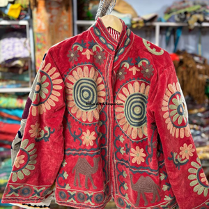 Chaqueta Bomber de Invierno de Algodón Suzani Hecha a Mano en India, con Bordado Floral, Cierre de Botones, Cuello Alto Unisex - Product Image 6