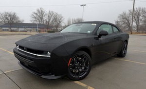 Dodge Charger Scat Pack Plus Turbo 2026 Premium Fresh Deluxe avec sièges en cuir, navigation et transmission intégrale - Product Image 6