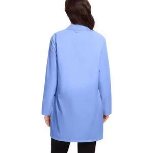 Bata de Laboratorio Azul Claro para Mujer, Uniforme de Hospital de Algodón y Poliéster Tejido, con 3 Bolsillos y Cierre de Botones - Product Image 6