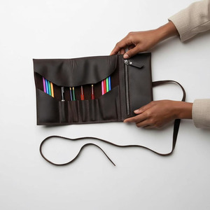 Rouleau de pinceaux en cuir de qualité supérieure, organisateur d'accessoires de peinture aquarelle, étui de rangement artisanal pour artistes, vente en gros, fabricant et fournisseur - Product Image 4