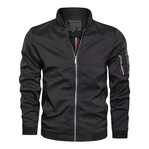 Blousons Bomber Ajustés à Poitrine Lisse et Forme Scellée, Blousons Bomber à Manches Unies et Ferme, Blousons Bomber Légers et Élégants - Product Image 2